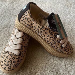 TOMS Brand new Neutral Textured Cheetah